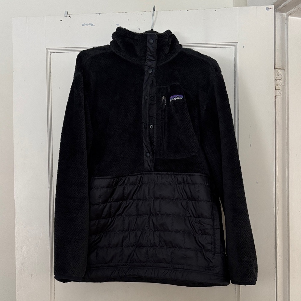 Patagonia Women’s Navy Hybrid Fleece Pullover